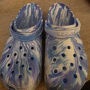 Crocs Blue and White Marble Clogs